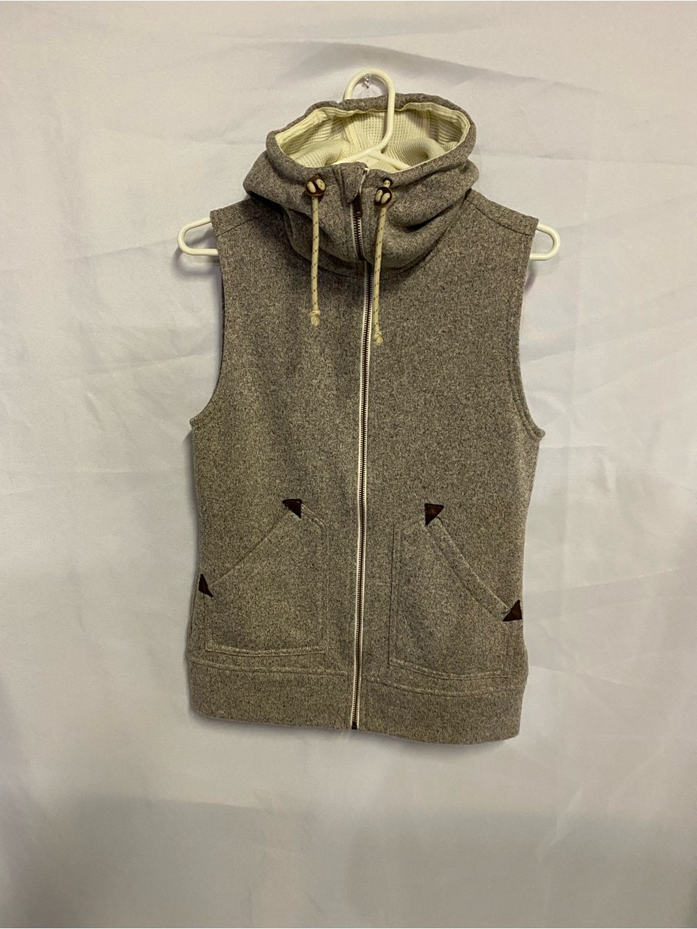 Burton Woman’s Sleeveless Zip Hoodie Vest in Heather Brown